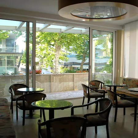 Arno Hotel Rímini